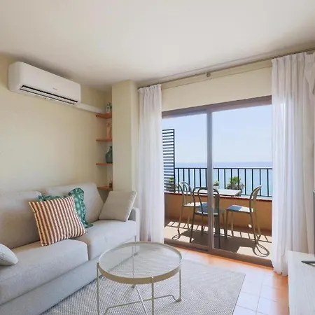 Seafront Views In Torre Valentina *